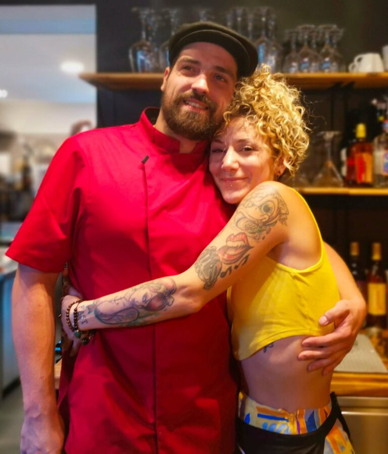Juliette et Alexis. Le chef et sa compagne, les nouveaux gérants de l'auberge du mas de Daumet dans les Cévennes