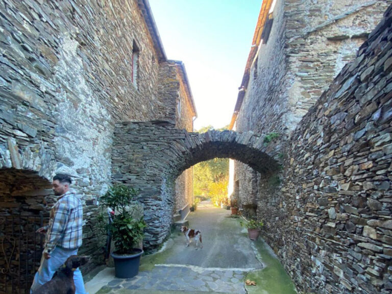hameau du mas de Daumet dans les Cévennes